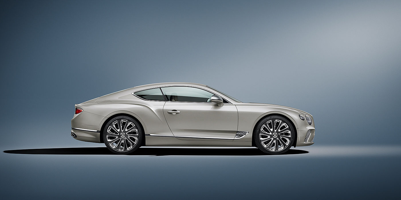 Bentley Manchester Bentley Continental GT Mulliner coupe in White Sand paint front 34