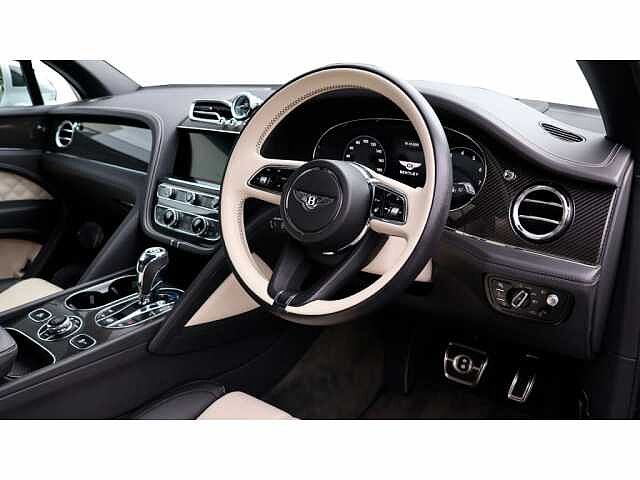 8:Bentley Bentayga First Edition V8, SUV, Moonbeam, Bentley Manchester