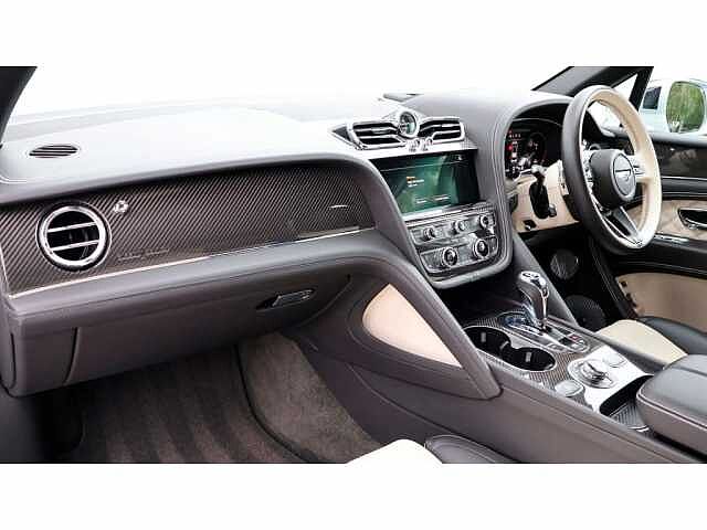 1:Bentley Bentayga First Edition V8, SUV, Moonbeam, Bentley Manchester